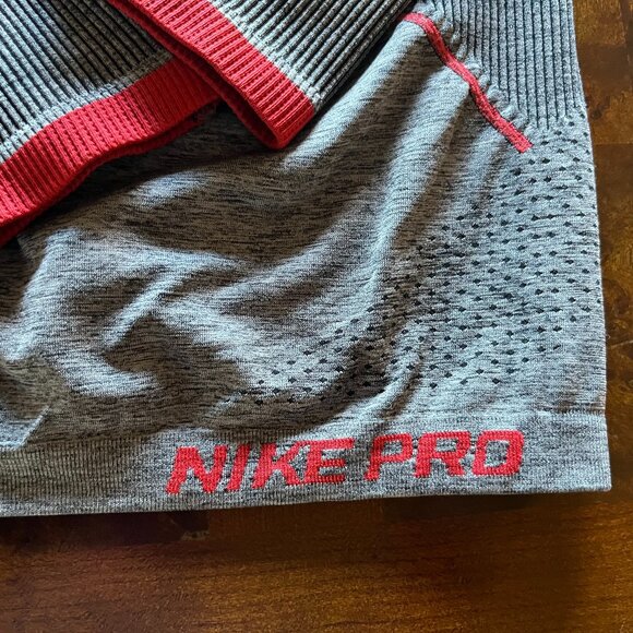 Women's Large Nike Pro Hooded Athletic Top - Stretchy and Warm - Picture 6 of 9